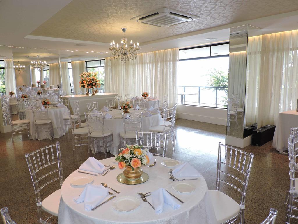 Marina Park Hotel Fortaleza  Eksteriør billede The interior of the ballroom at the Riverview Mansion